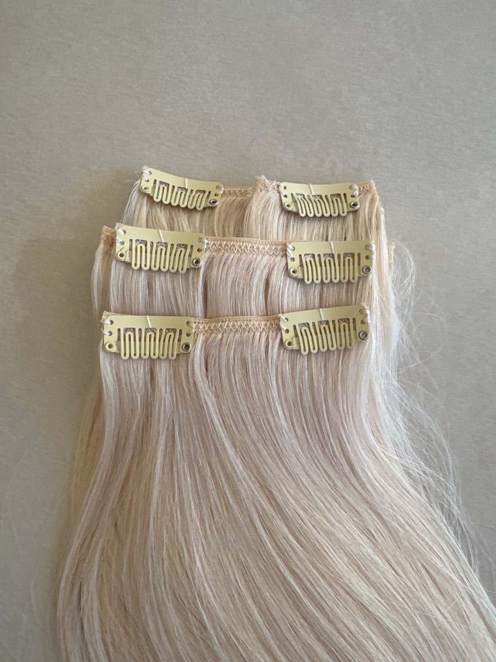 High-end 100% real human hair, with no acid processing. Sourced from original braided hair, it’s completely different from the typical clip-in products on the market. Most standard products last up to about two months, while ours can be used for over a ye